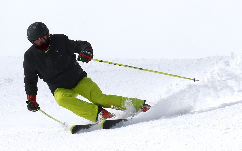 Skifahren im Schnee